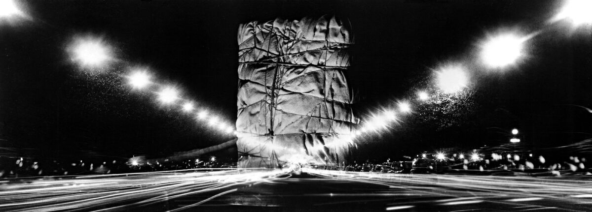 Wrapped Public Building (Project for Arc de Triomphe, Paris)